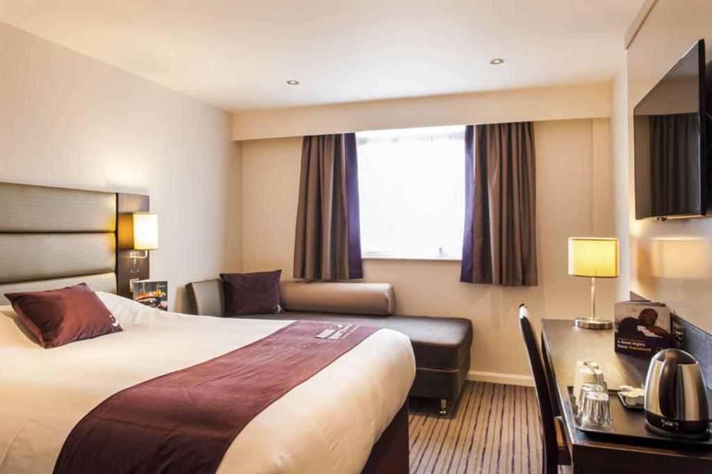 Premier Inn Uttoxeter Exterior photo
