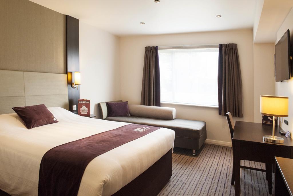 Premier Inn Uttoxeter Exterior photo