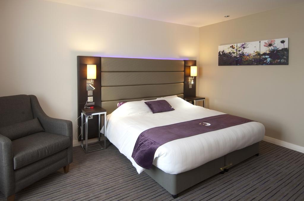 Premier Inn Uttoxeter Exterior photo