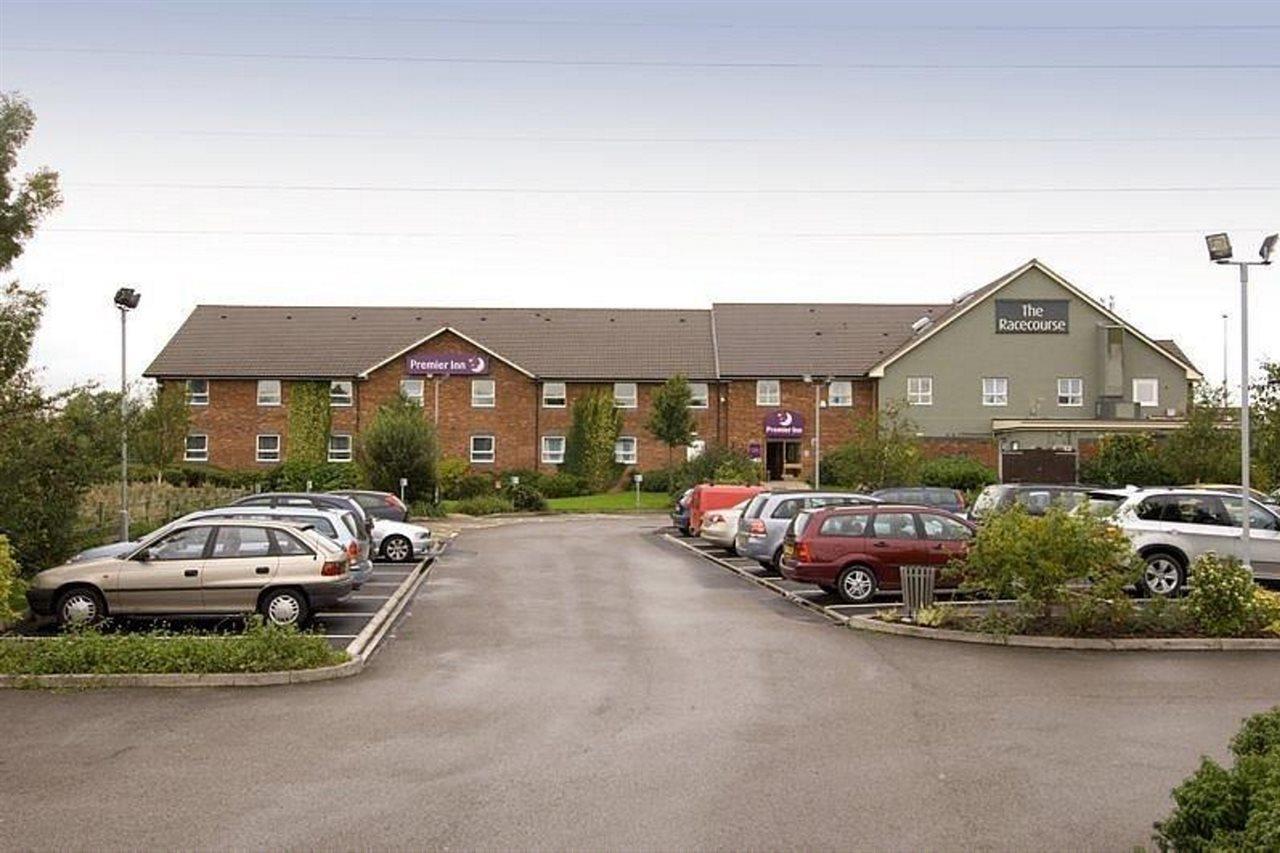 Premier Inn Uttoxeter Exterior photo