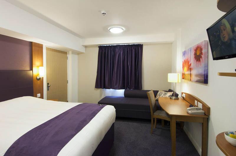 Premier Inn Uttoxeter Exterior photo